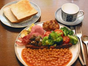 晚飯吃太晚危害多-晚飯吃太晚致癌！