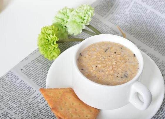 ?快熟麥片可以直接吃嗎?快熟燕麥片最簡單的吃法