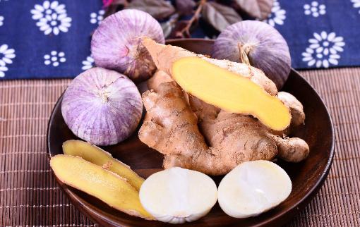 大蒜煮水一般多少合適 早上喝大蒜水有什么好處