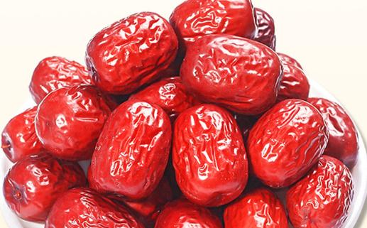 ?紅棗發(fā)酸是怎么回事 紅棗表面發(fā)白是發(fā)霉嗎