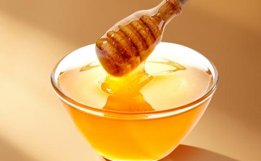 蜂蜜用多少度的水沖效果最好 一杯蜂蜜水放幾勺蜂蜜