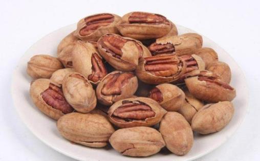 碧根果和巴旦木能一起吃嗎 碧根果和巴旦木哪個營養價值高