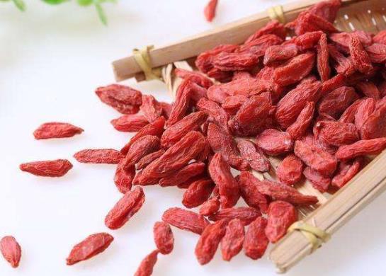 枸杞變粘了怎么處理?吃了7天枸杞性功能增強了真的假的