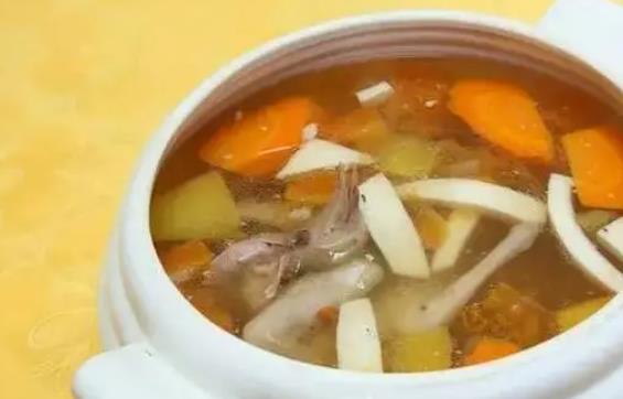 燉鴿子湯放什么最營養(yǎng)?鴿子湯有助于傷口愈合嗎?