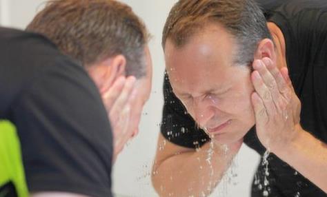 男性要護膚護膚品該怎么選 男性保養皮膚的訣竅