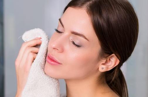 愛喝酒的人皮膚會越來越差嗎 保養(yǎng)皮膚有什么妙招