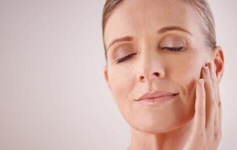 愛喝酒的人皮膚會越來越差嗎 保養(yǎng)皮膚有什么妙招