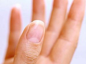手指甲上的月牙是怎么回事？半月痕與五指關系