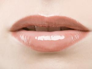 嘴唇發白是什么原因?嘴唇發白怎么辦?