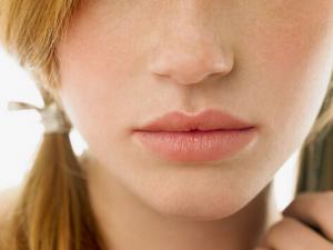 嘴唇發麻是什么原因?嘴唇發麻怎么辦?