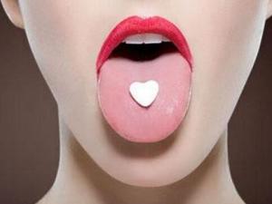 舌苔發(fā)白是怎么回事?舌苔發(fā)白的原因