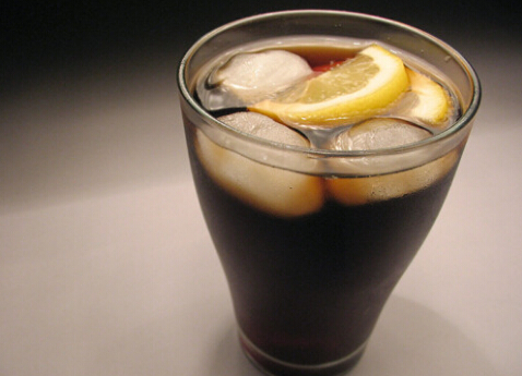 可樂“致癌物”在人體的致癌性尚不明確