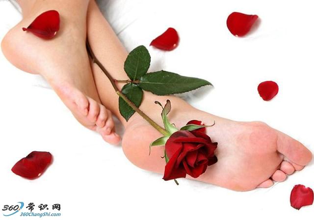 泡腳的好處:幾點(diǎn)泡腳最補(bǔ)腎?泡腳泡多長(zhǎng)時(shí)間最好