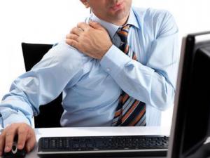 上班族肩部僵硬怎么辦？5招有效告別肩部僵硬