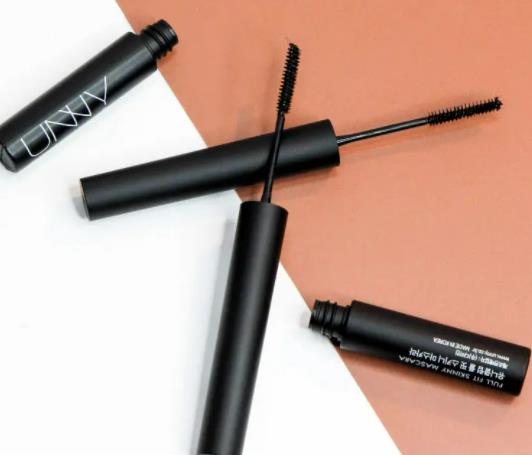 怎樣防止睫毛膏變干?睫毛膏干了加點香水行嗎