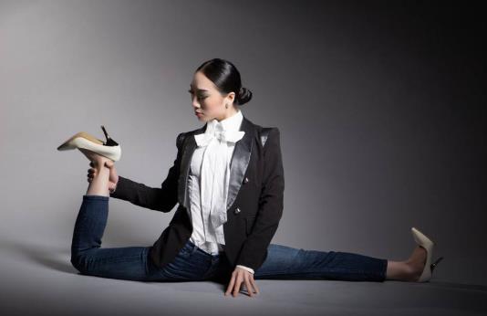 中國第一柔術女王劉藤 完爆各路“一字馬”女神 解鎖姿勢最多的女人