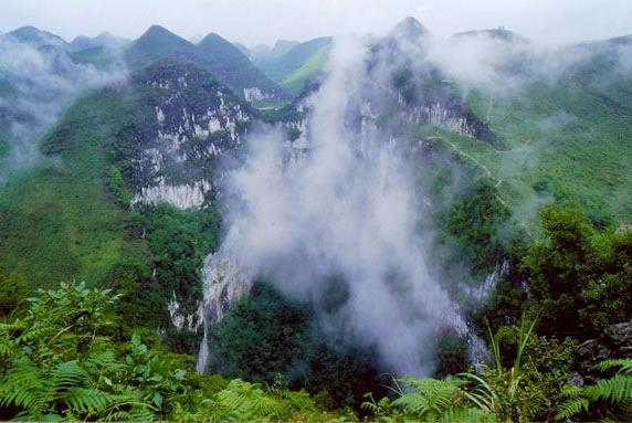世界罕見的地質(zhì)奇觀喀斯特漏斗群 世界上最大的樂業(yè)天坑群在哪