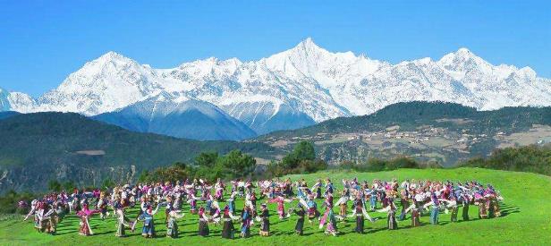 世界上最美的雪山梅里雪山 云南的第一高峰卡瓦格博峰海拔6740m