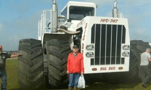 世界上最堅固的車輛 派拉蒙掠奪者TNT火箭彈都不能動搖