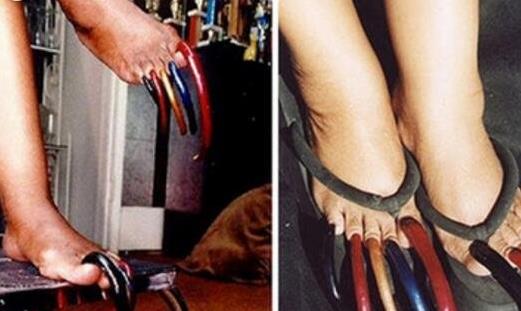 世界上腳趾甲最長(zhǎng)的人 最長(zhǎng)腳趾甲長(zhǎng)達(dá)12.7厘米