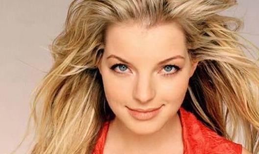 德國第一美女 依凡·卡特菲爾德40歲的年紀20歲的臉