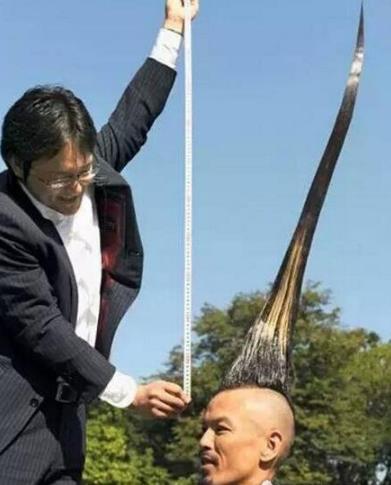 世界上最高的莫西干發(fā)型 日本渡邊一祐頭發(fā)1.18米