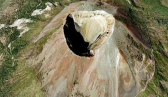 世界上最大的活火山口 意大利維蘇威火山爆發過五十多次
