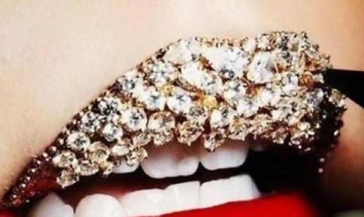 全世界最貴重的嘴唇 嘴唇全是鑲鉆石