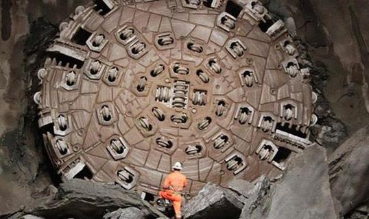 世界上最長隧道通車 圣哥達基線隧道穿越阿爾卑斯山約17分鐘