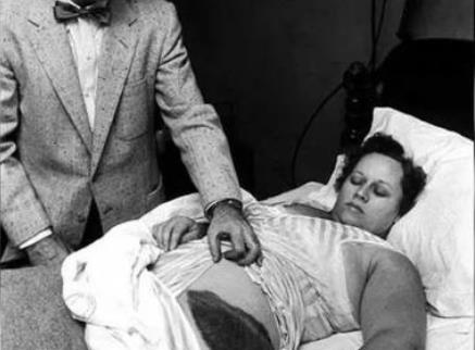 歷史上唯一被隕石擊中的人 安·霍奇斯被隕石擊中腰部