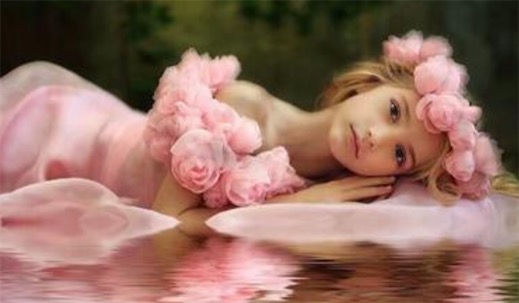 俄羅斯最美小女模 9歲氣質(zhì)童模瑪爾塔·克里洛娃