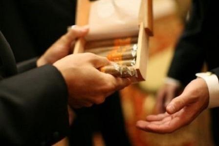 送禮說話技巧:過年給領導老師送禮說話技巧