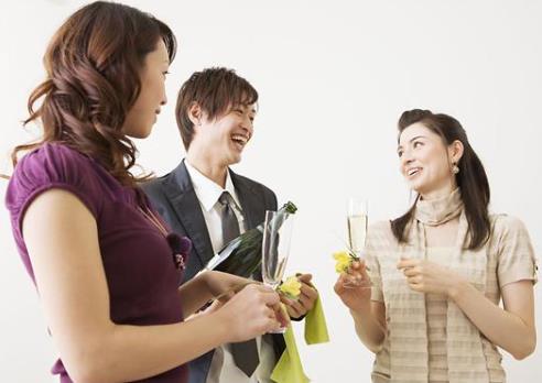 職場建立私交到底好不好?同事間適可而止的職場私交最明智