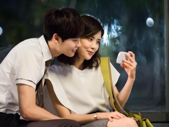 撩比自己小的男生套路有哪些?男生把你當姐姐是暗戀嗎