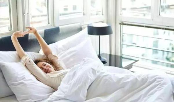 為什么不能睡到自然醒?睡覺睡到自然醒的好處和壞處