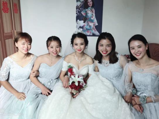 有伴娘不能扎頭發(fā)這種說(shuō)法嗎?伴娘前一天晚上要陪新娘嗎