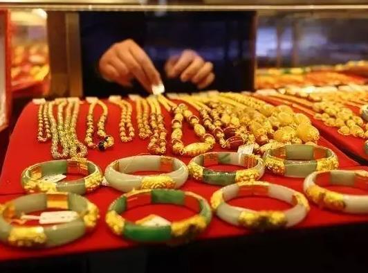 結婚三金領證領證后買算夫妻共同財產嗎?結婚三金自己買還是家里出錢