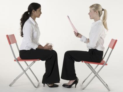 面試中的自我介紹如何出彩?不要以背誦朗讀的口吻做自我介紹