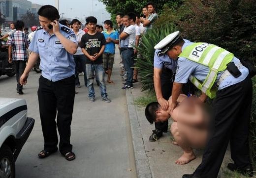 �������£��㱼���Ӕr܇�����찴ס