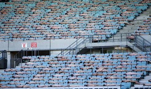 ���������w�О�ˇ�g��ʮ���f�˼��wȺ�������^����ˇ�g�M�е����cɫ��Q�o�Pϵ