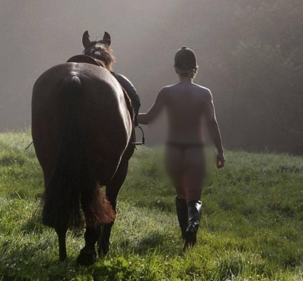 ���ƾ�Ҫ���w��Ӣ��15��Ů�T�����w���R�Ĕz2013������՚v�M�D