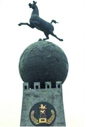 ���ϳ��е����R̤�w���␺�㣬�R̤�w��������R�L���W�j�߼t