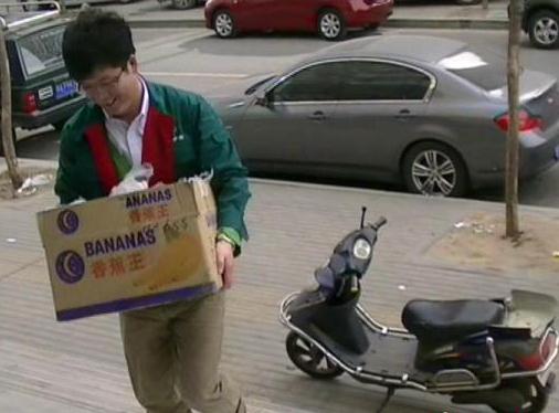 河南80后公務員辭職賣菜父親感覺丟臉,上東方衛視賣菜哥走紅