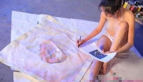 ˇ�gϵ��Ů�����Ó���㮋���ԷQ�Ǹ�ˇ�g���Ǹ�ɫ�飬���|���ǳ���