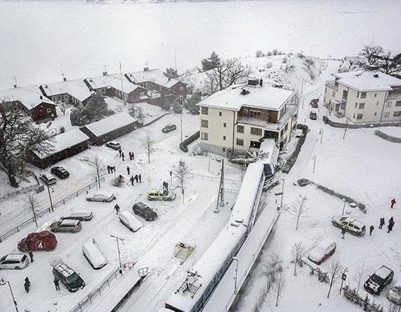 ����坍Ů�����^�a͵�_��܇ײ��һ����Ӵ��