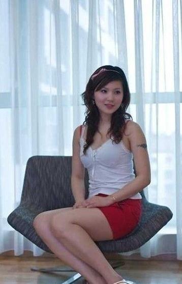 �º���Ӣ�Z(y��)��Ů�̎���A��Ƭ�ع�������±���A��������һ��(qi��ng)��28С�r(sh��)