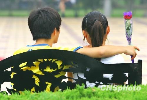 �ِۡ��𲽃r�������h��Ů�ԓ�ż��(bi��o)��(zh��n)���������5000Ԫ�������������r����