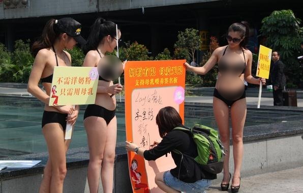 ���ԸбȻ�����Ů�����_���ڰ��e�Ƴ��hĸ��ι�B�냺����ُ���ސۣ�ĸ���˴�ۡ�