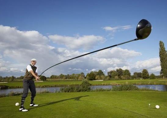 丹麥高球手馬斯造出4.37米的最長可使用高爾夫球桿。