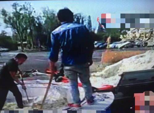 世界上最大份炒飯揚州廚師們聯手烹飪了重達4192公斤的揚州炒飯,打破去年9月土耳其3150公斤的炒飯紀錄,創造新的吉尼斯世界紀錄。